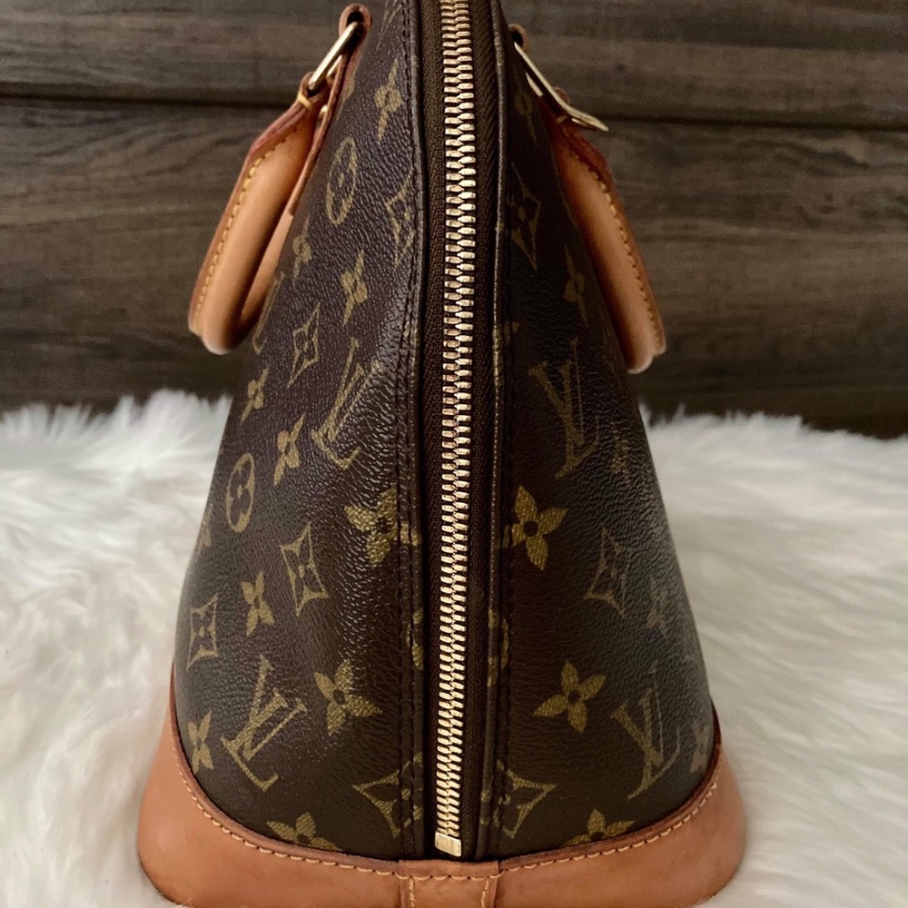 Louis Vuitton Alma Monogram PM - Picture 7 of 15